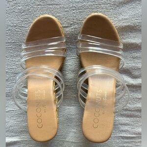 Coconuts by Matisse clear strap wedge size 8